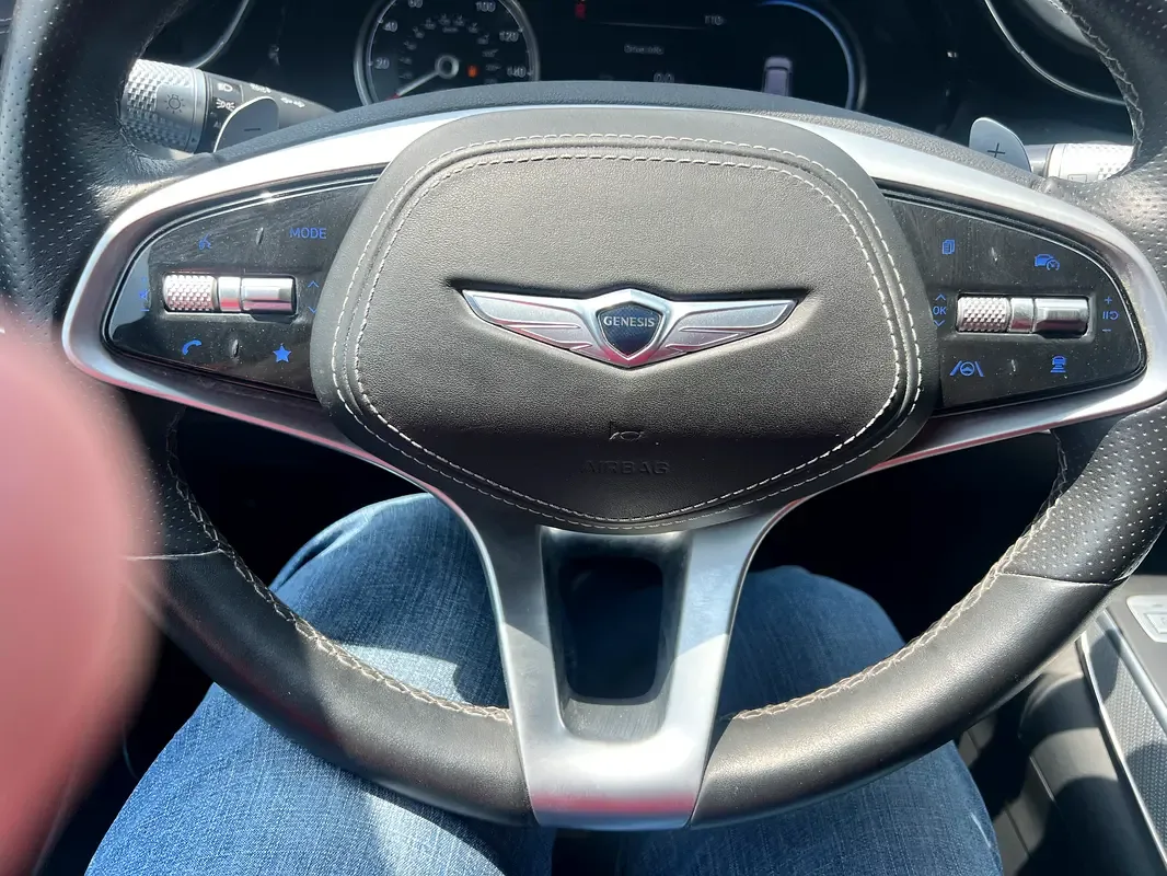 Genesis GV70 2.5 AT (304 hp) - 17