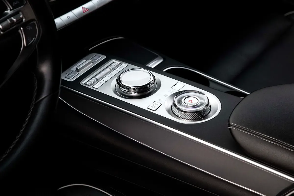 Genesis GV70 2.5 AT (304 hp) - 10
