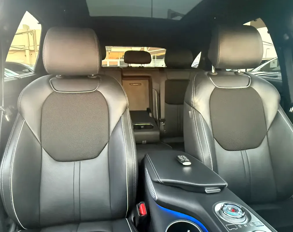 Genesis GV70 2.5 AT 4WD (304 حصان) - 12