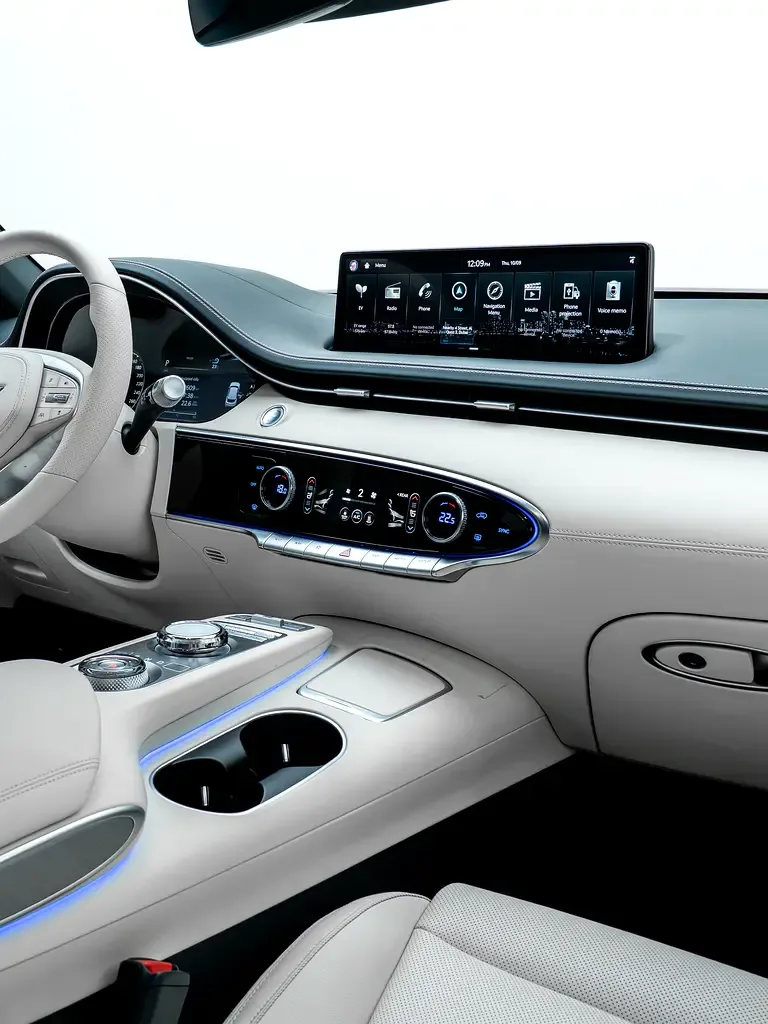 Genesis GV70 2.5 AT RWD (304 hp) - 14