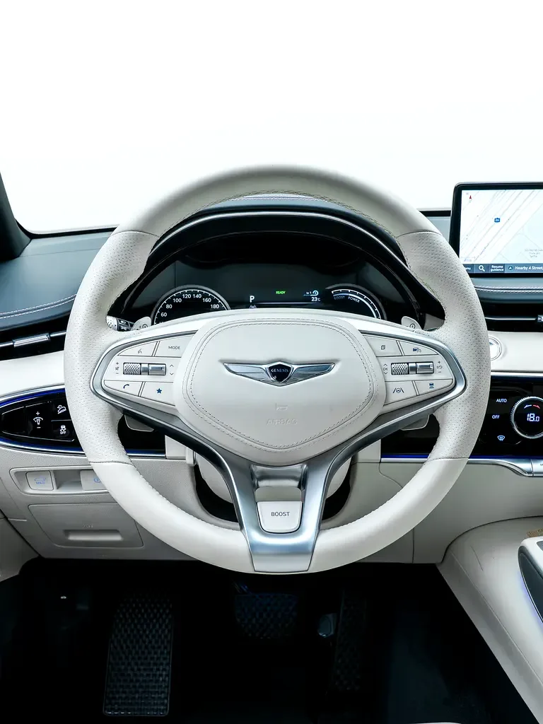 Genesis GV70 2.5 AT RWD (304 hp) - 15