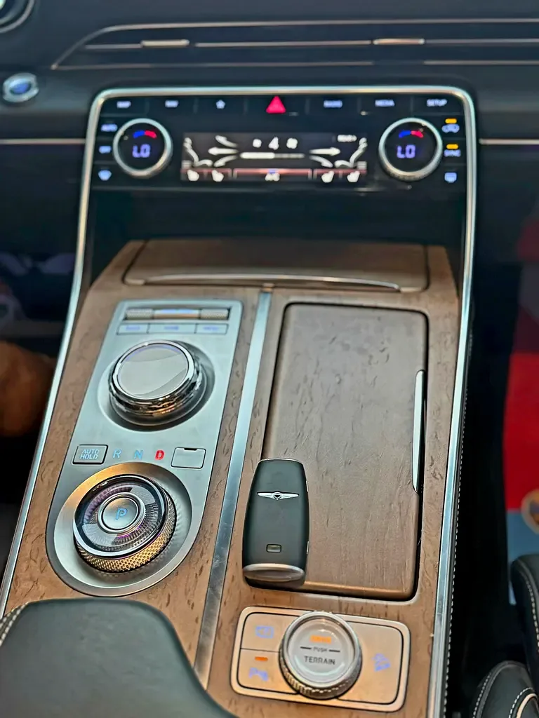 Genesis GV80 2.5 AT 4WD (304 حصان) - 12