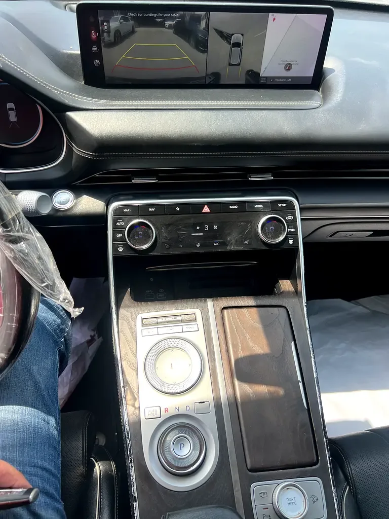 Genesis GV80 2.5 AT 4WD (304 hp) - 17