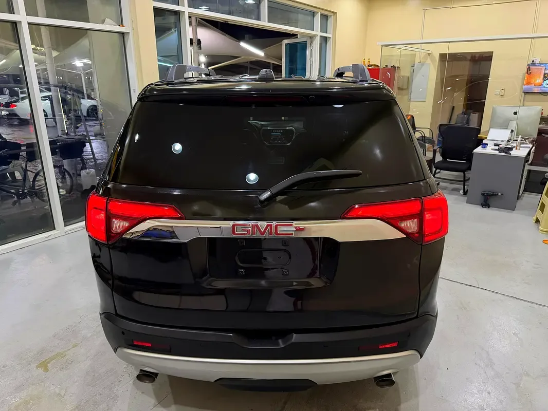 GMC Acadia 3.7 AT (310 حصان) - 3