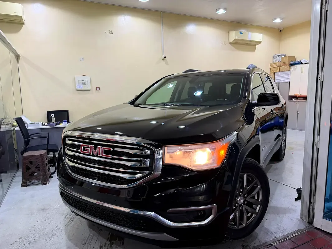 GMC Acadia 3.7 AT (310 حصان) - 2