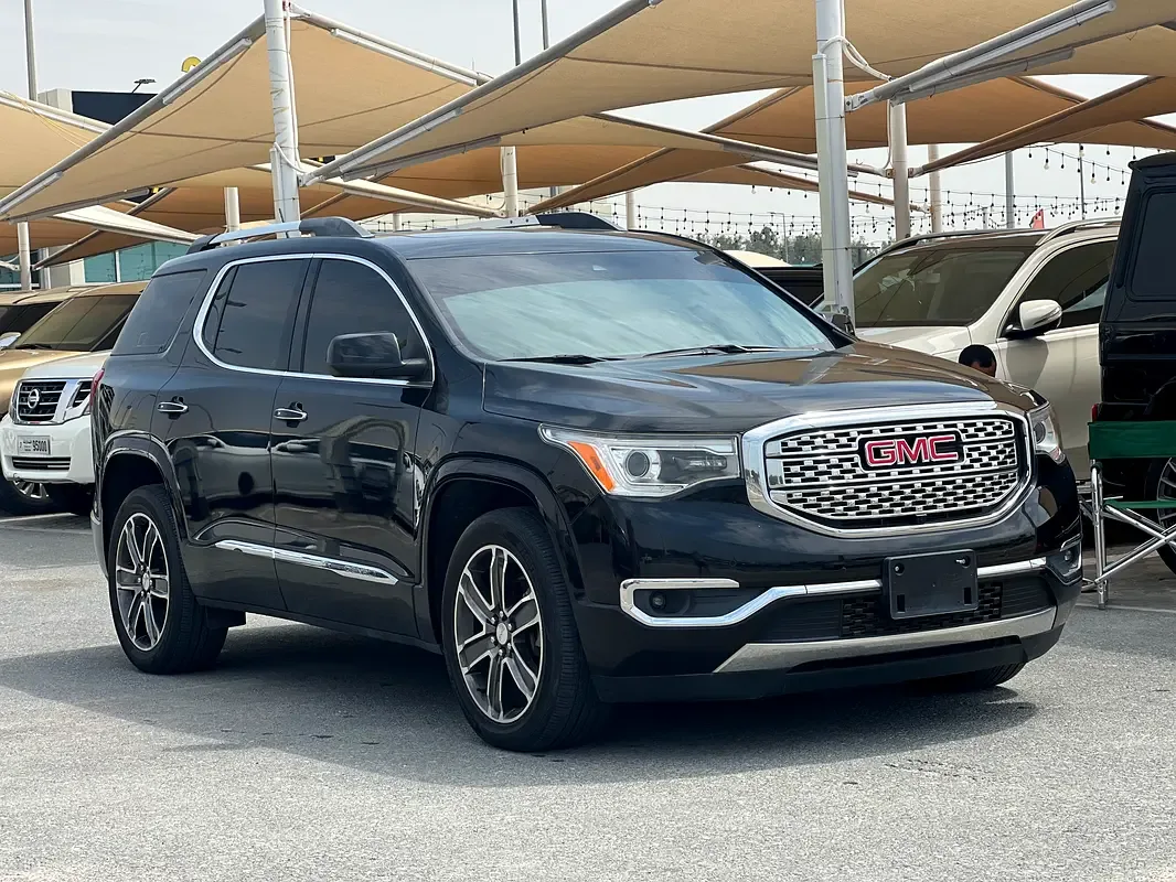 GMC Acadia 3.7 AT (310 حصان) - 2
