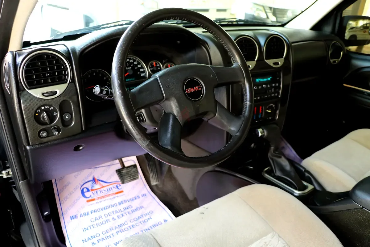 GMC Envoy 4.2 AT XUV 4WD (295 hp) - 9