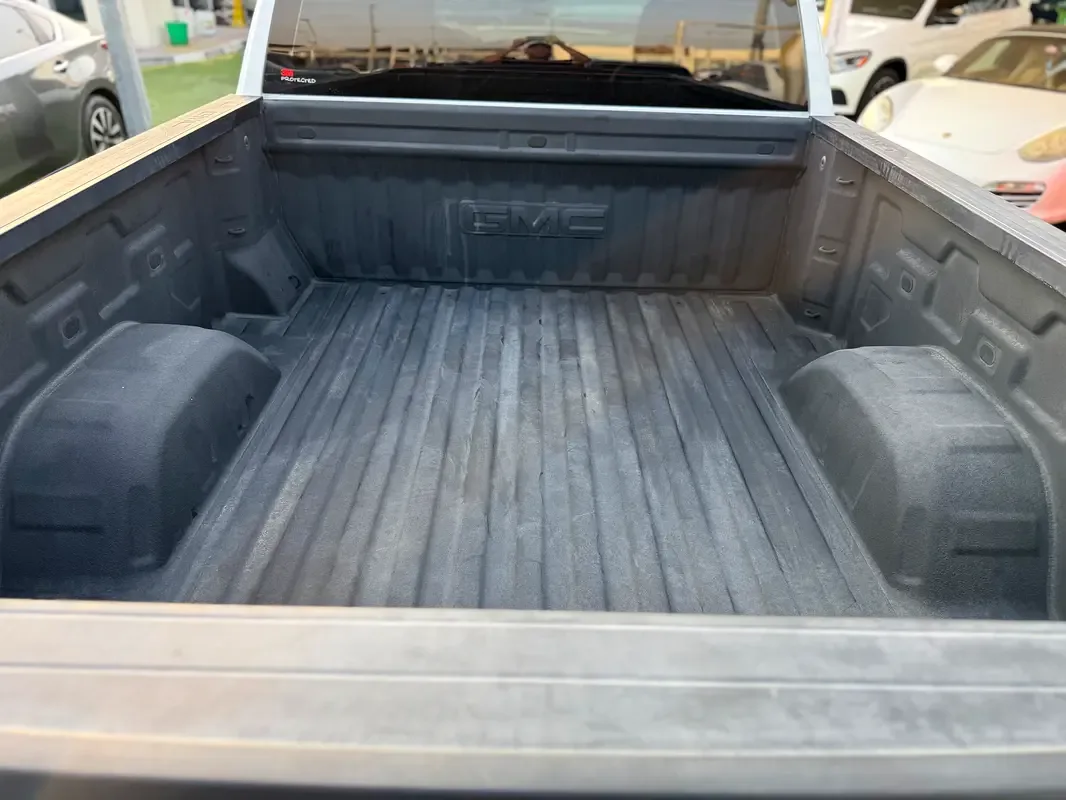 GMC Sierra 2.7 AT RWD (310 حصان) - 9