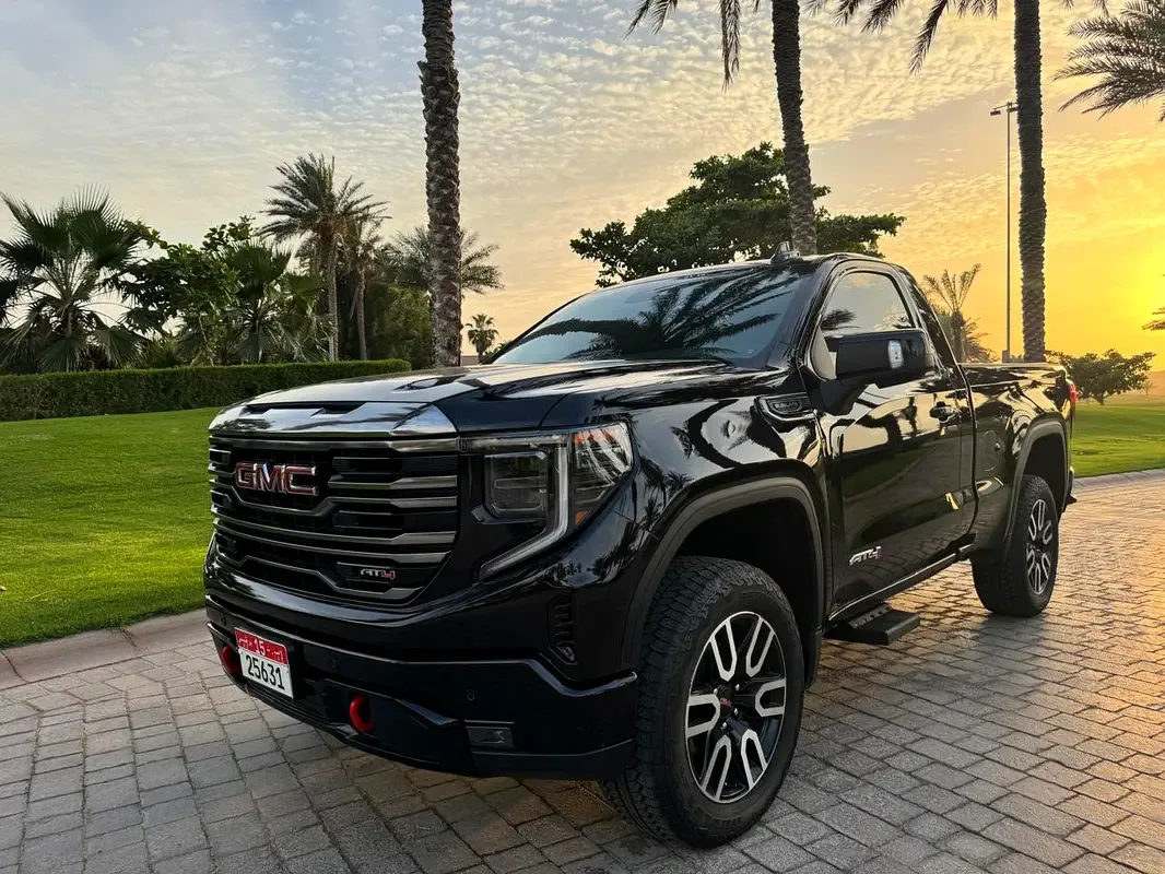 GMC Sierra 5.3 AT 4WD (355 hp)