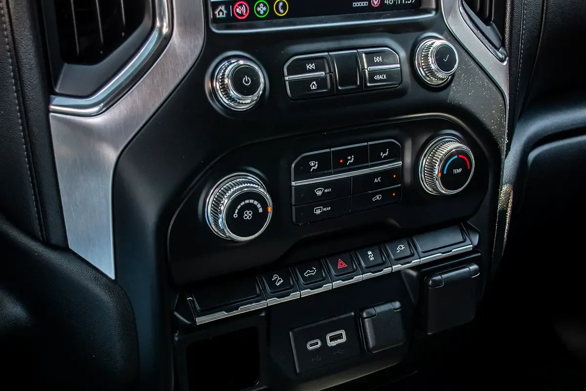GMC Sierra 5.3 AT RWD (355 hp) - 11