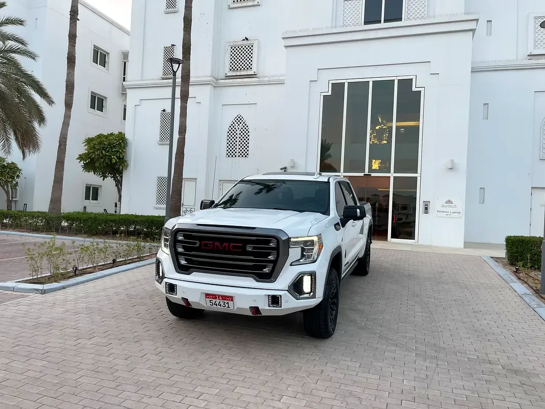 GMC Sierra 6.2 AT 4WD (420 hp)