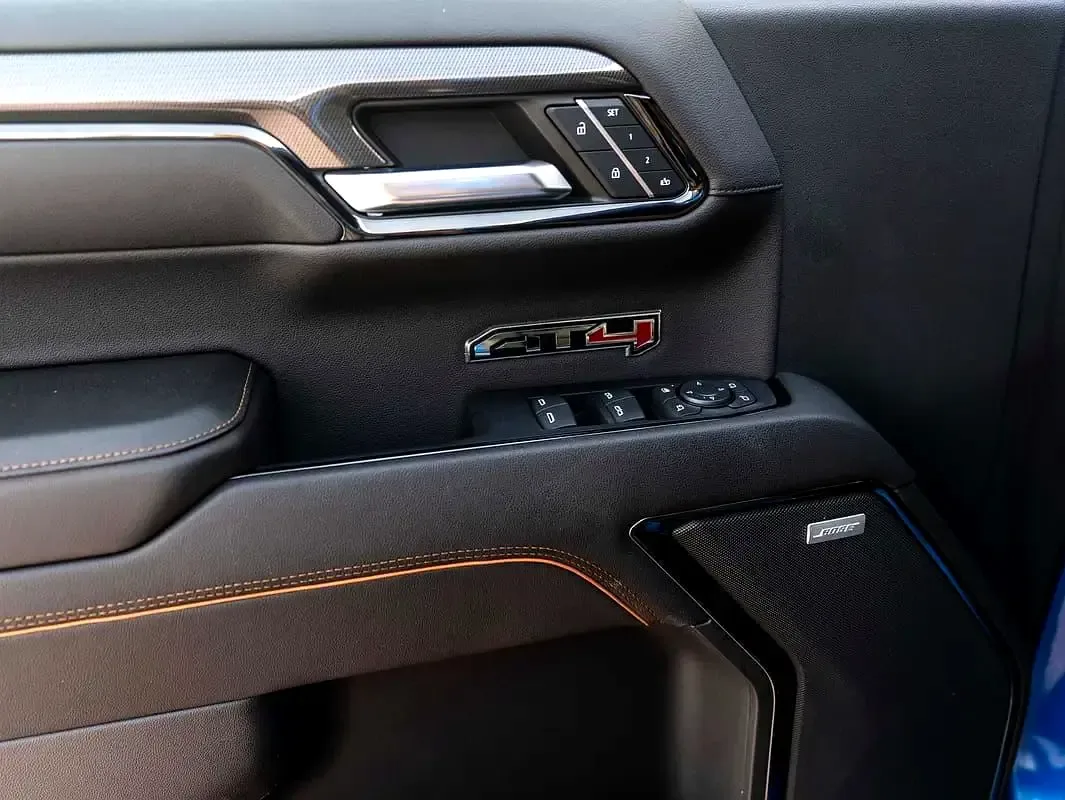 GMC Sierra 6.2 AT 4WD (420 hp) - 11