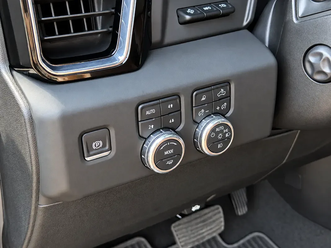 GMC Sierra 6.2 AT 4WD (420 حصان) - 16