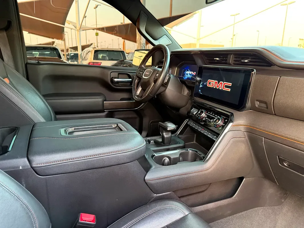 GMC Sierra 6.2 AT AWD (420 حصان) - 7