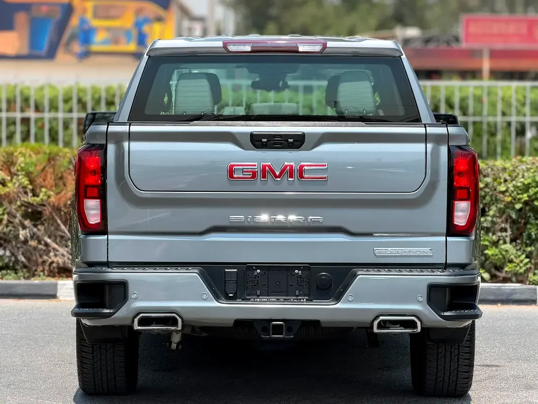 GMC Sierra 6.2 AT AWD (420 حصان) - 6
