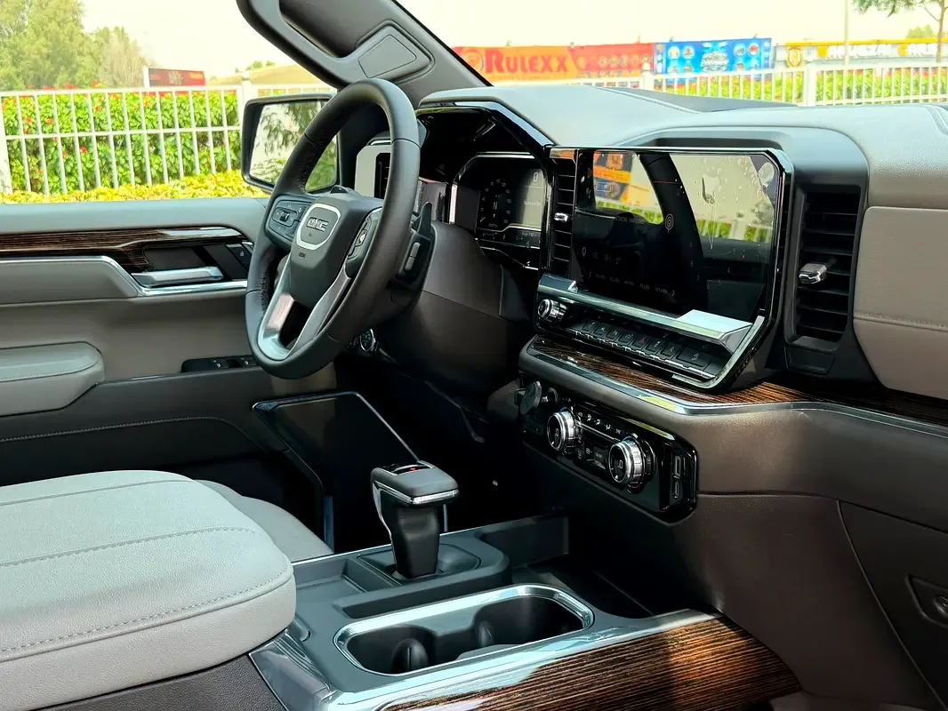 GMC Sierra 6.2 AT AWD (420 حصان) - 12