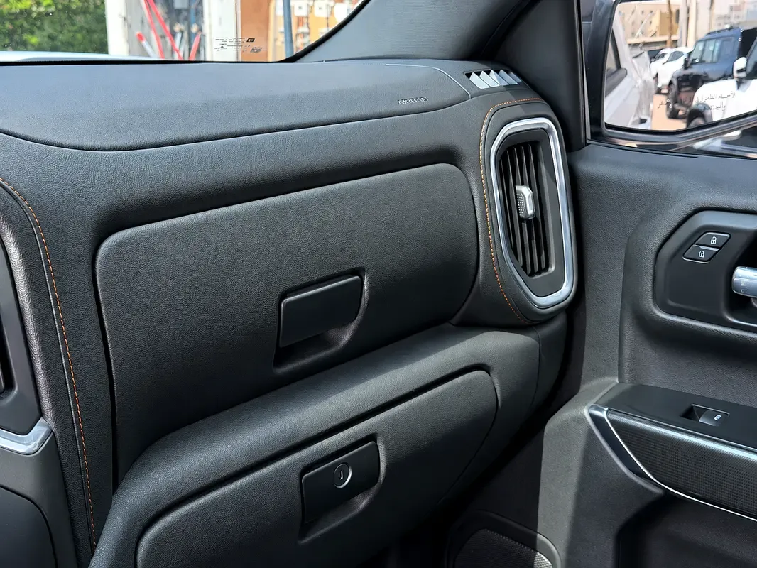 GMC Sierra 6.2 AT AWD (420 حصان) - 12