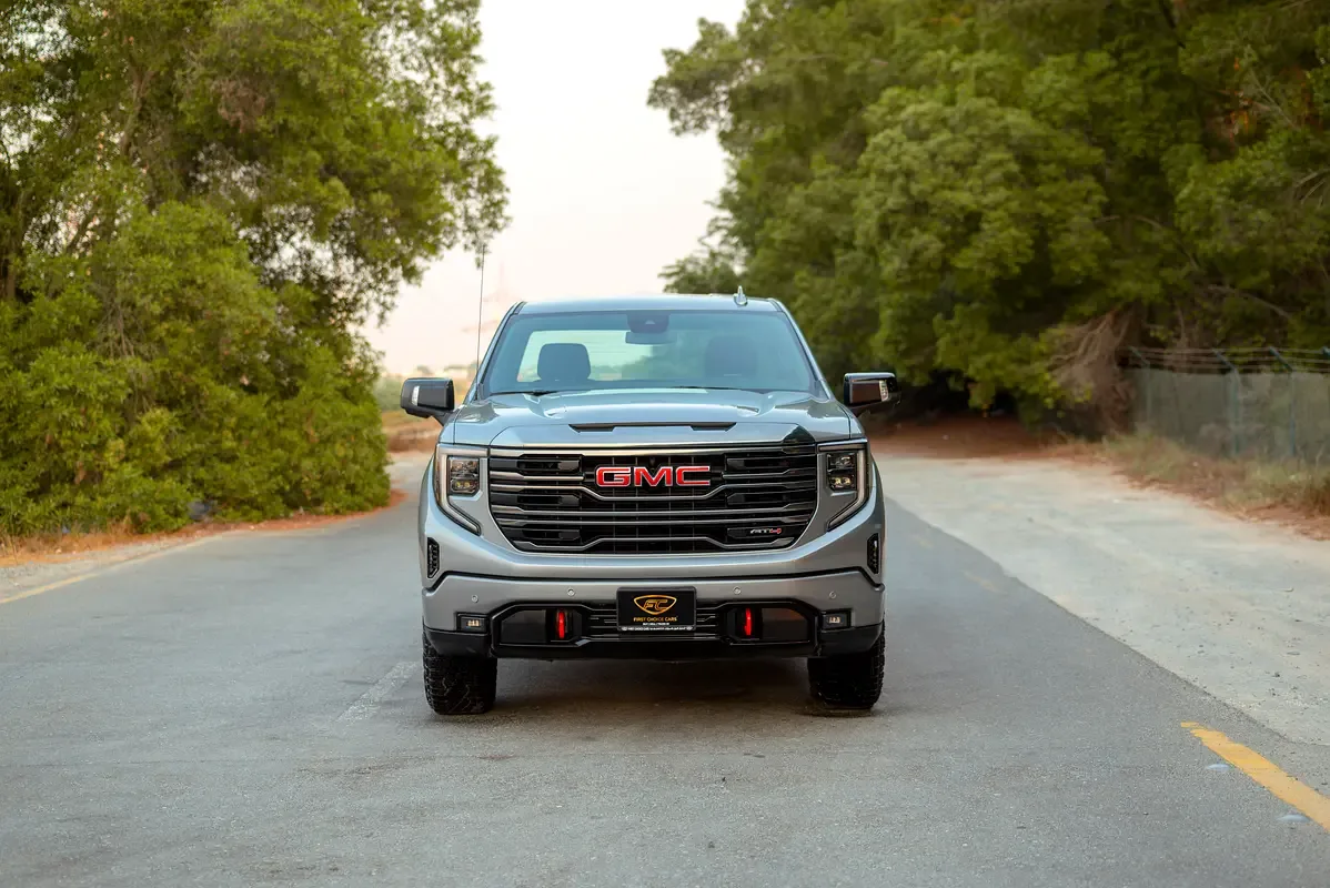 GMC Sierra 6.2 AT AWD (420 حصان) - 6