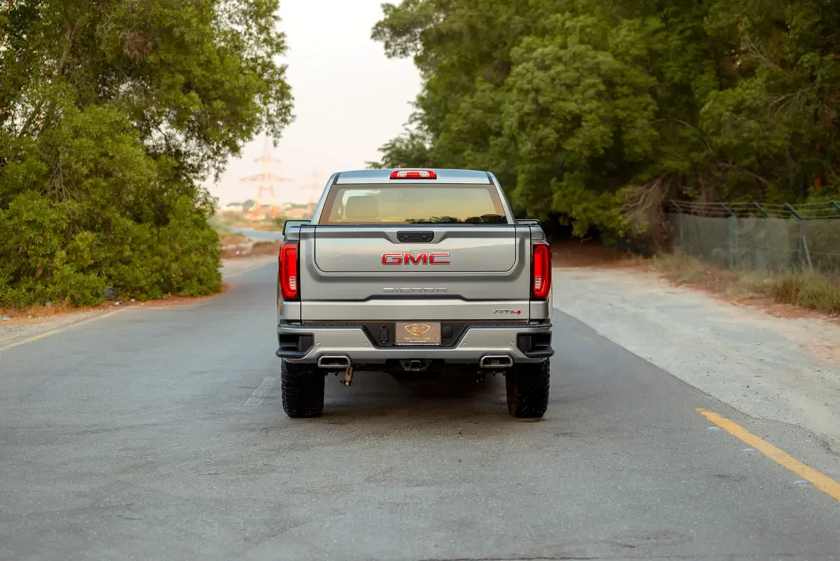 GMC Sierra 6.2 AT AWD (420 حصان) - 7