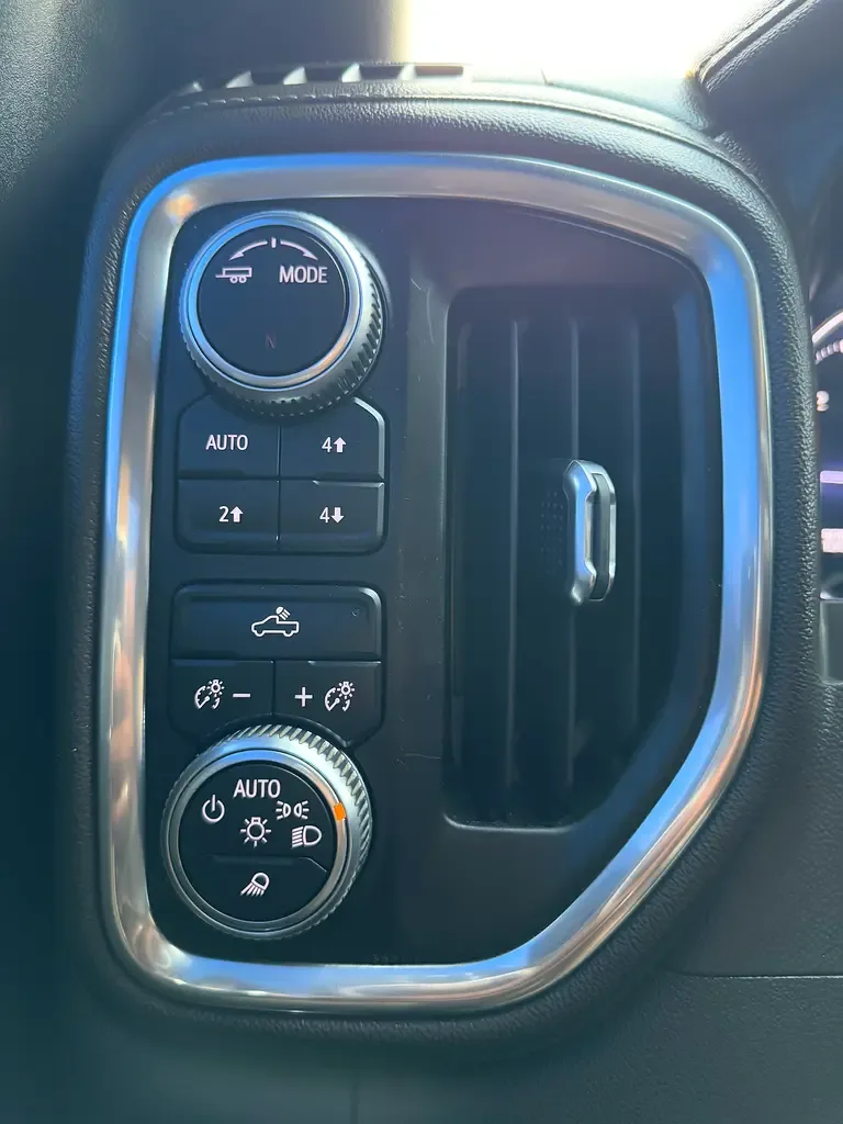 GMC Sierra 8.1 AT LWB 2WD (340 حصان) - 12