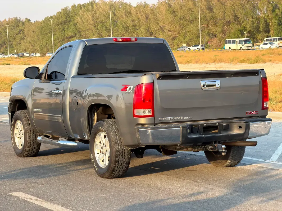 GMC Sierra 8.1 AT LWB 2WD (340 حصان) - 5