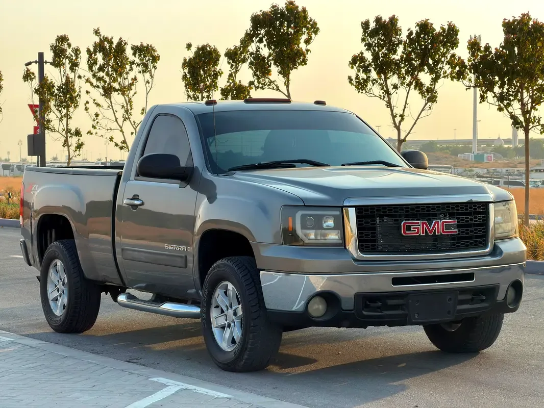 GMC Sierra 8.1 AT LWB 2WD (340 حصان) - 3