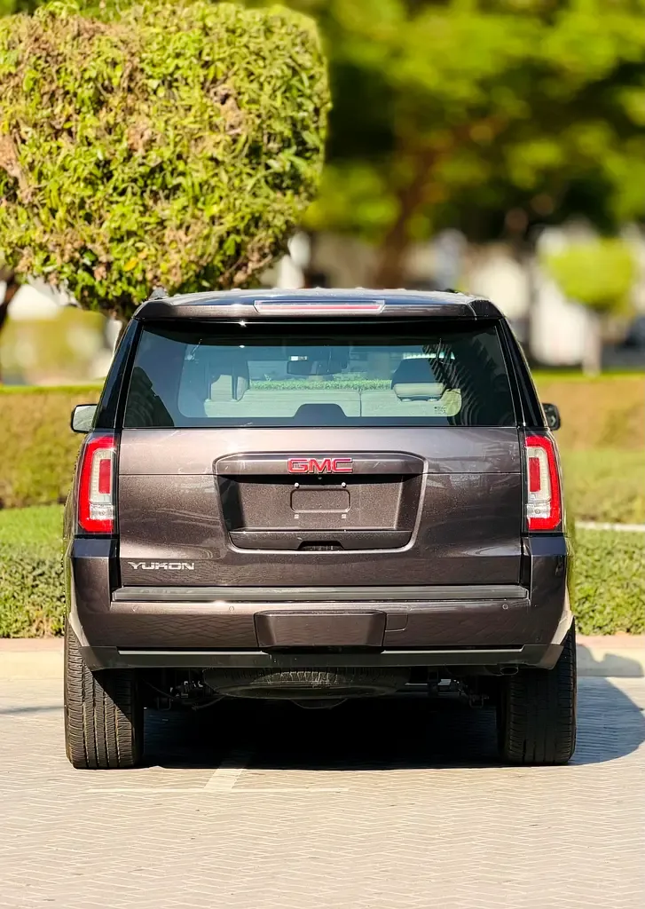 GMC Yukon 5.3 AT RWD (355 حصان) - 5