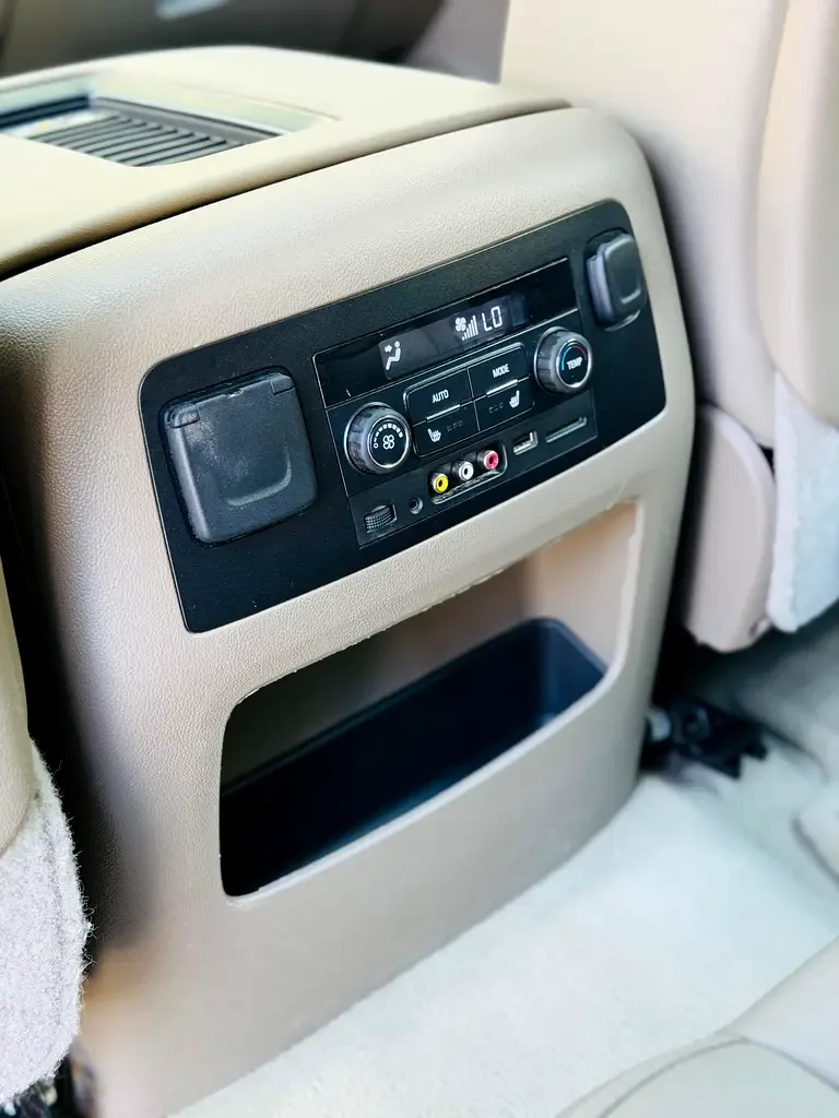 GMC Yukon 5.3 AT RWD (355 حصان) - 11