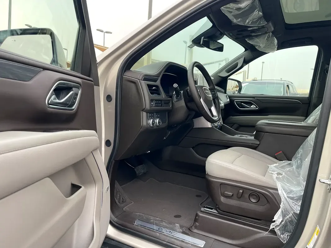 GMC Yukon 5.3 AT RWD (360 hp) - 10