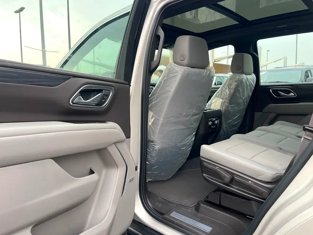 GMC Yukon 5.3 AT RWD (360 hp) - 12