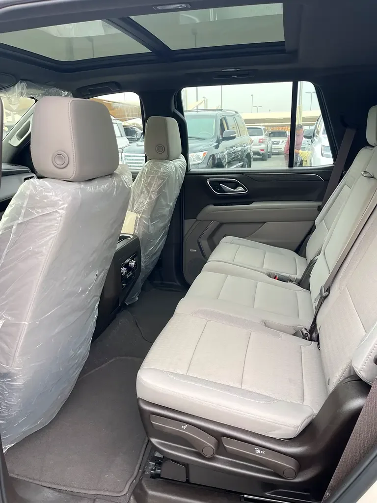 GMC Yukon 5.3 AT RWD (360 hp) - 13
