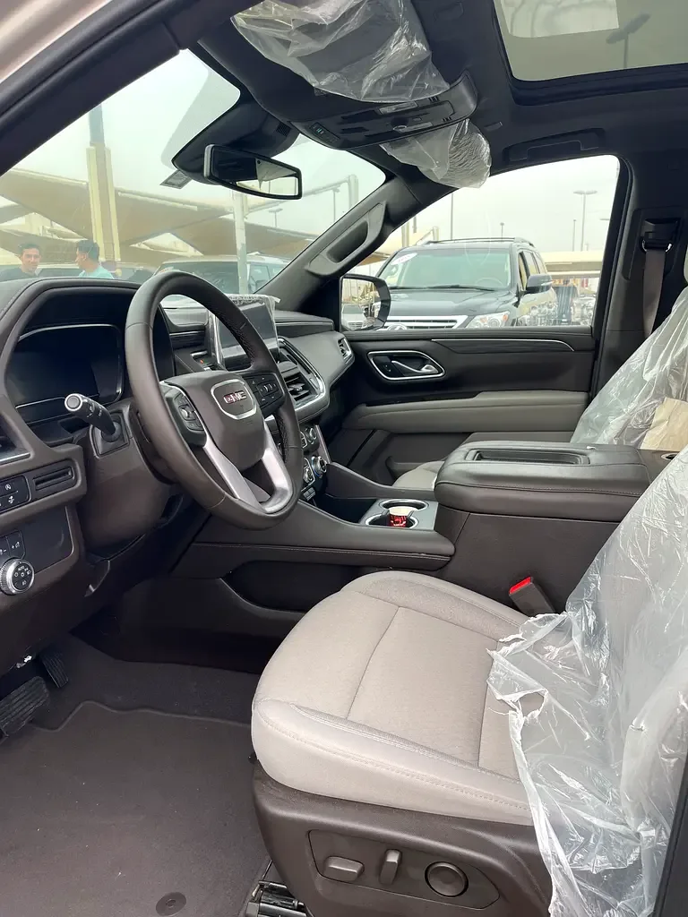 GMC Yukon 5.3 AT RWD (360 hp) - 11