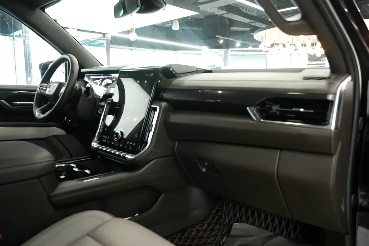 GMC Yukon 6.2 AT (420 حصان) - 10