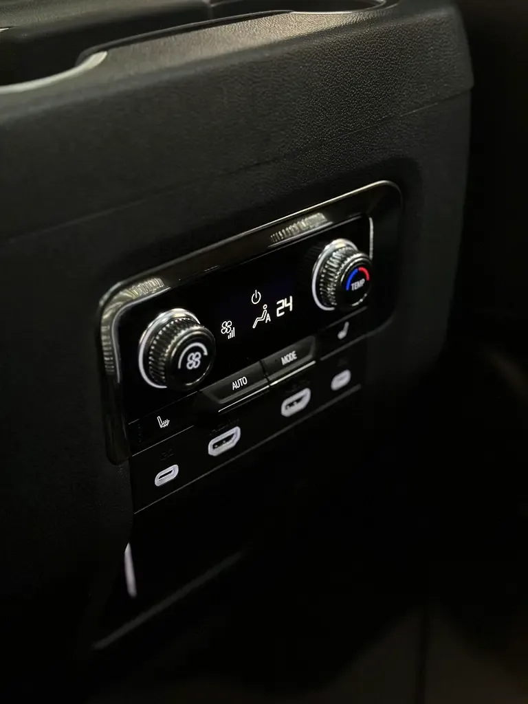 GMC Yukon 6.2 AT (420 حصان) - 19