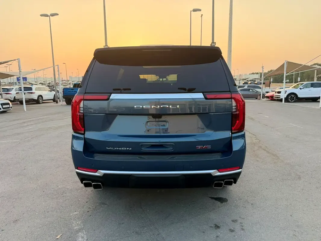 GMC Yukon 6.2 AT 4WD (420 حصان) - 5