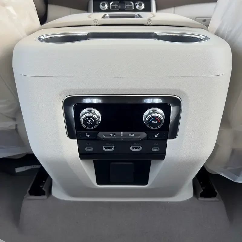 GMC Yukon 6.2 AT 4WD (420 hp) - 8