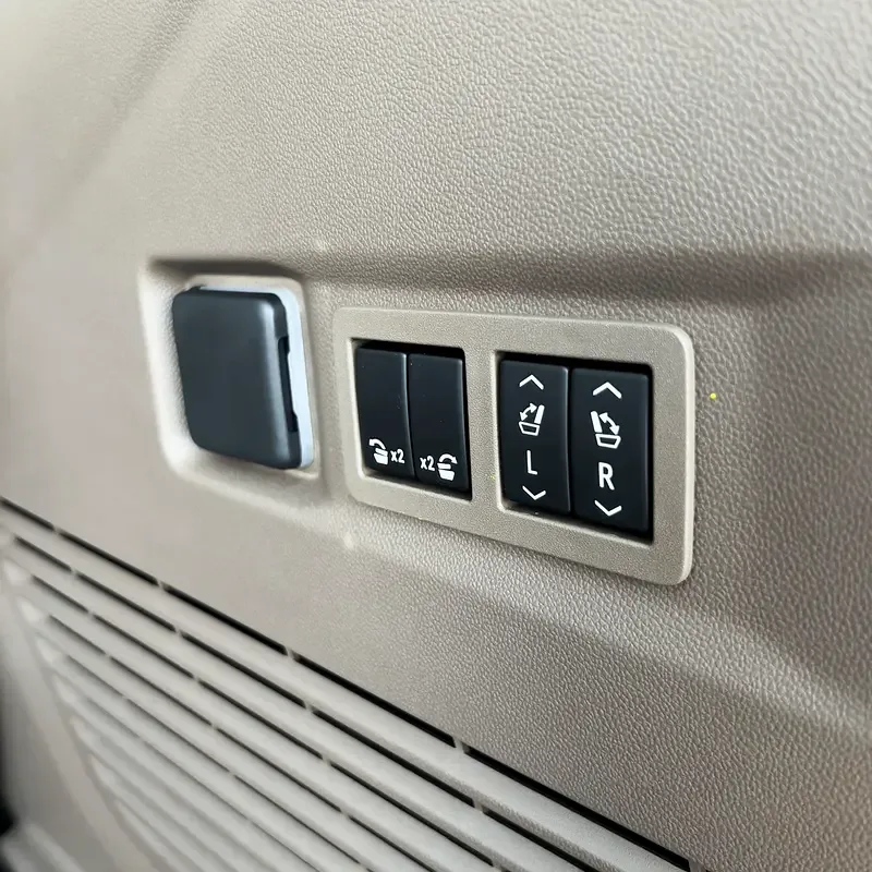 GMC Yukon 6.2 AT 4WD (420 hp) - 20