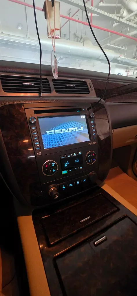 GMC Yukon 6.2 AT AWD (420 hp) - 10