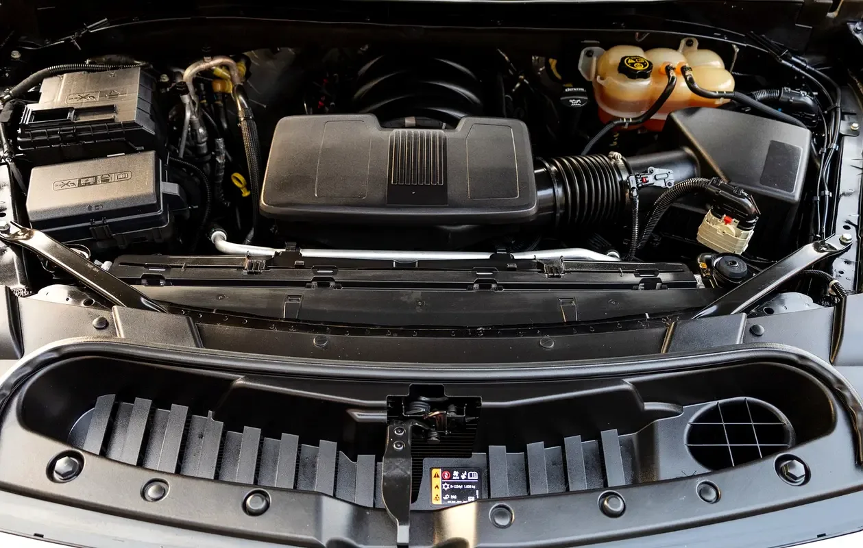 GMC Yukon 6.2 AT AWD (426 حصان) - 10