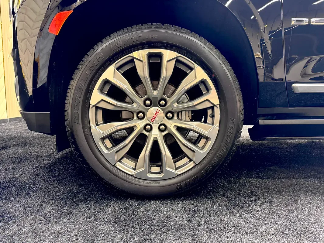 GMC Yukon 6.2 AT AWD (426 hp) - 13