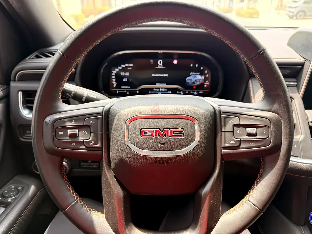 GMC Yukon 6.2 AT AWD (426 حصان) - 3