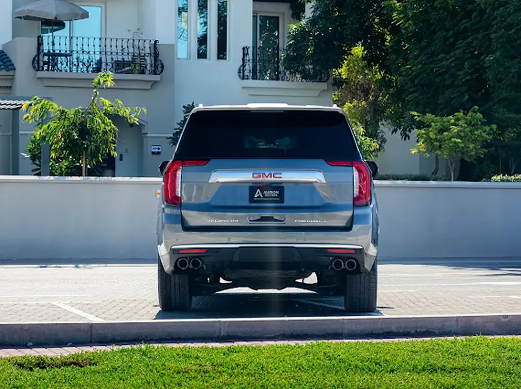 GMC Yukon 6.2 AT AWD (426 حصان) - 11