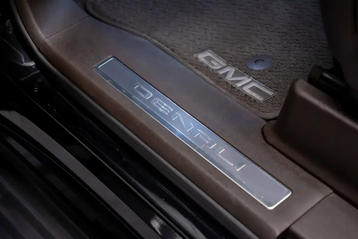 GMC Yukon 6.2 AT AWD (426 حصان) - 10
