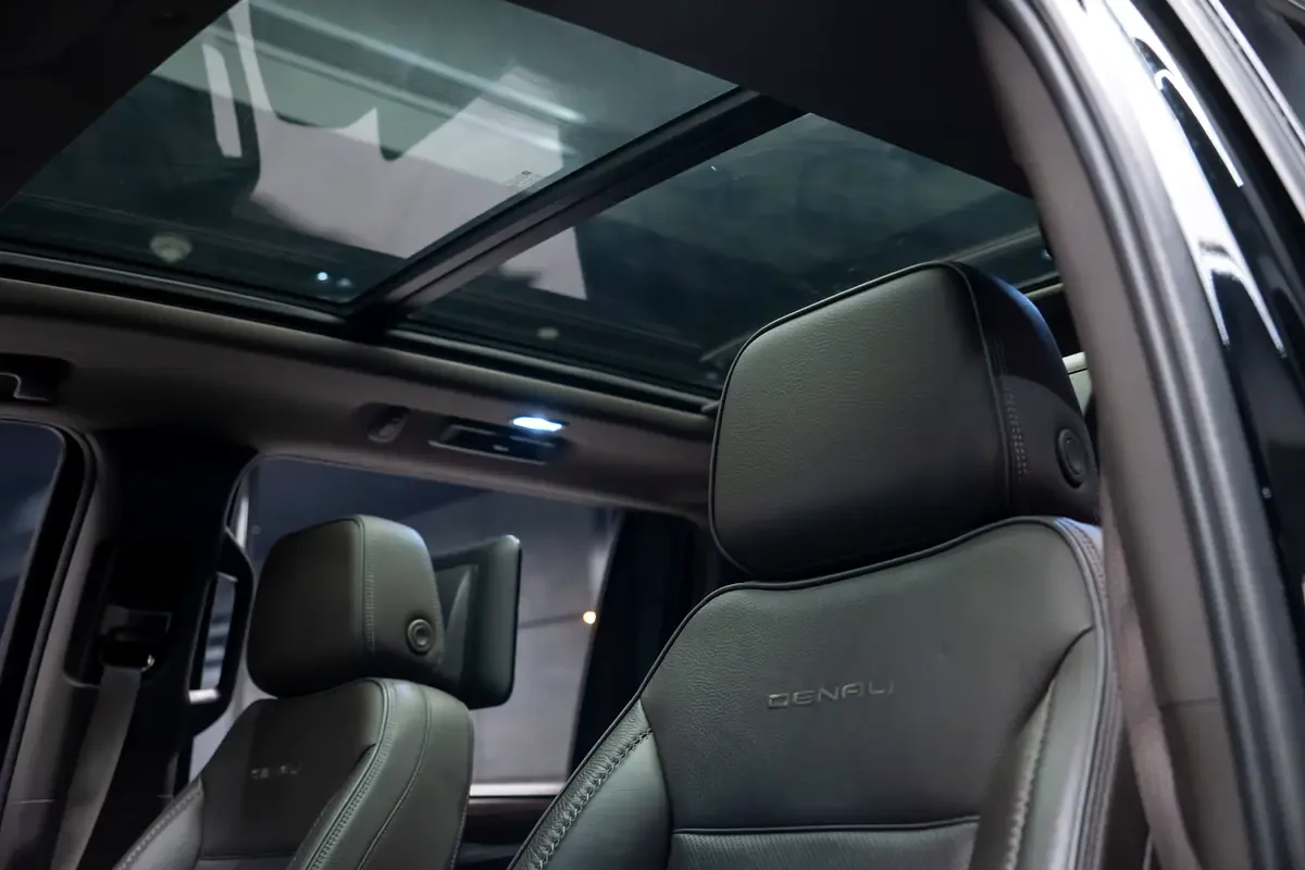 GMC Yukon 6.2 AT AWD (426 حصان) - 12