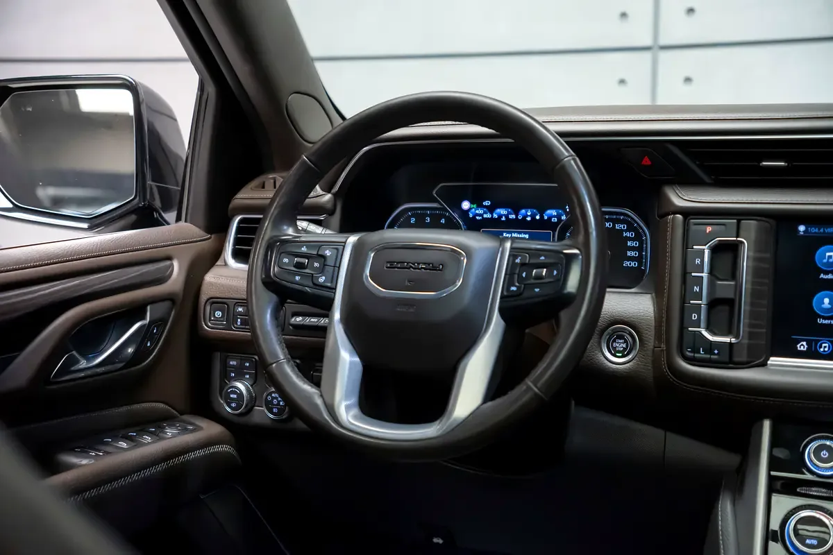 GMC Yukon 6.2 AT AWD (426 حصان) - 16