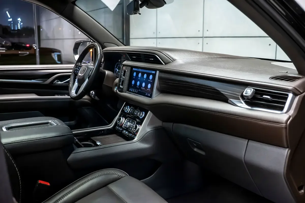 GMC Yukon 6.2 AT AWD (426 حصان) - 15