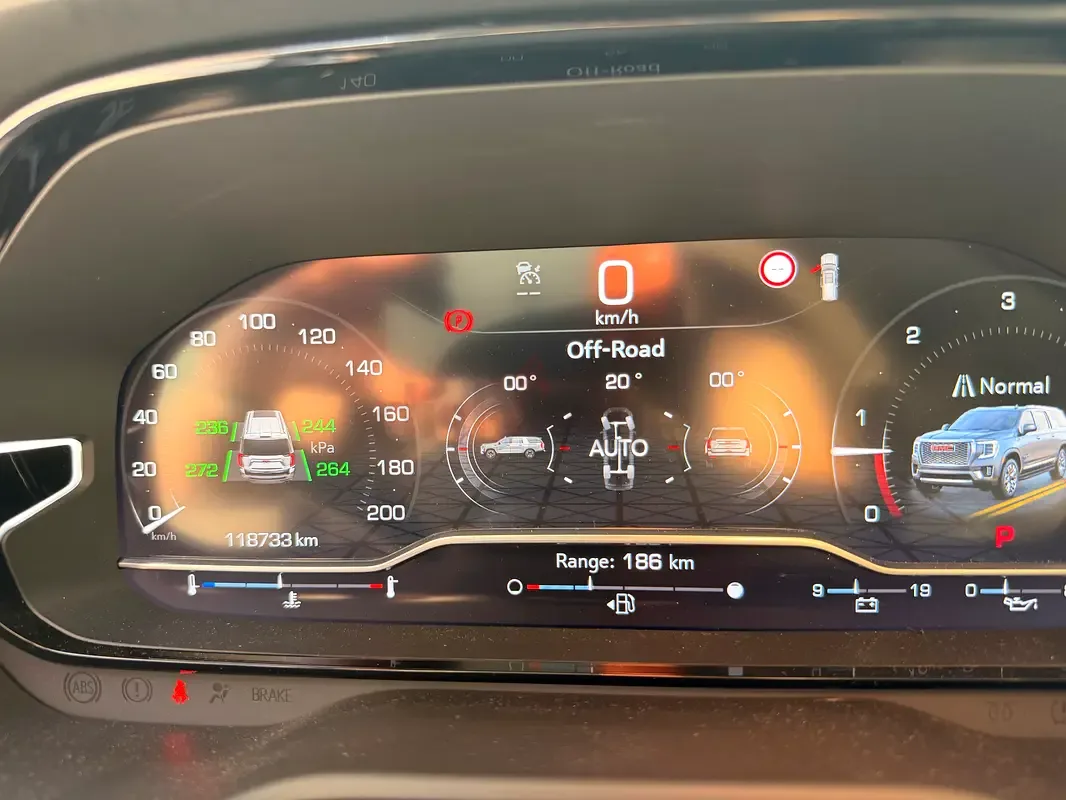 GMC Yukon 6.2 AT AWD (426 حصان) - 13
