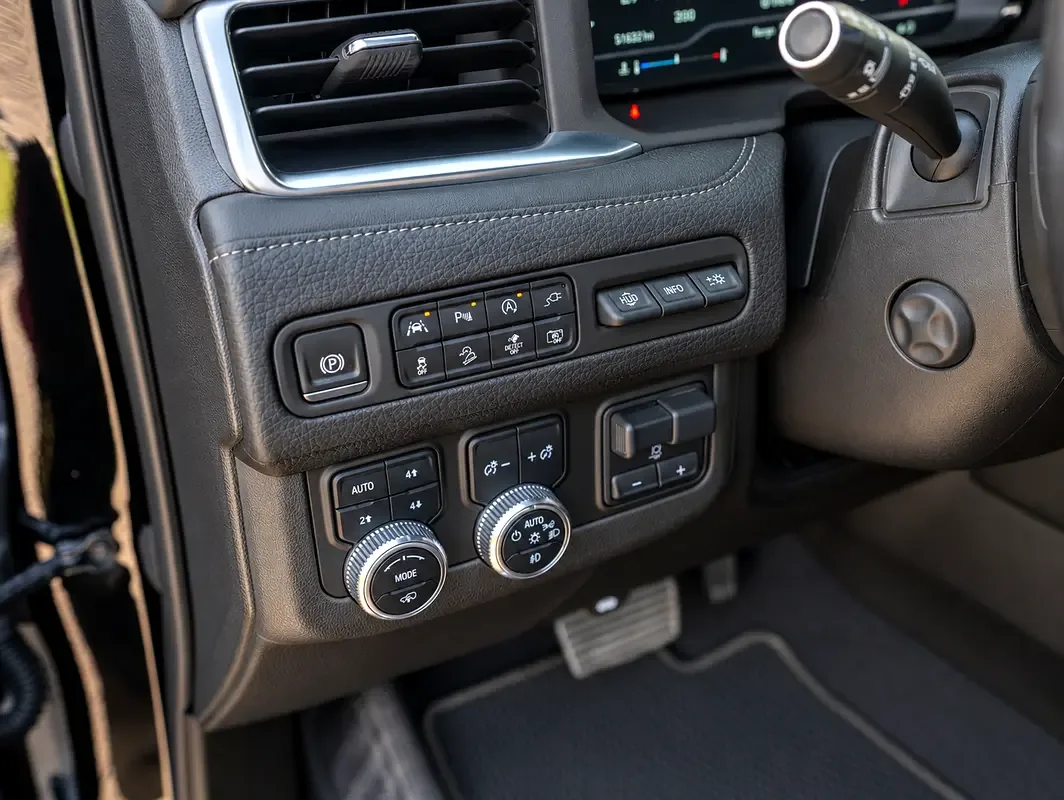 GMC Yukon 6.2 AT AWD (426 hp) - 12