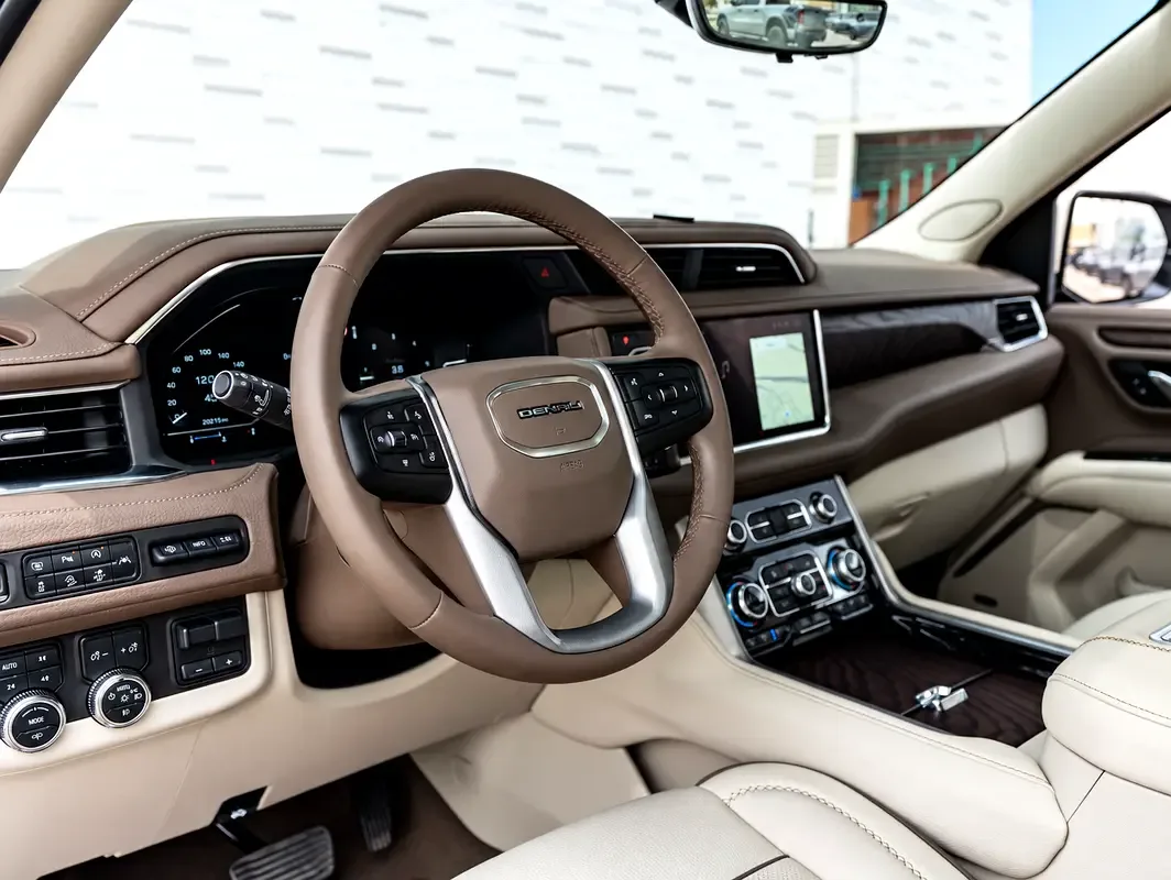 GMC Yukon 6.2 AT AWD (426 حصان) - 7