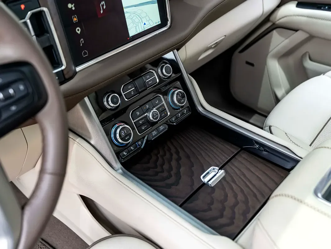 GMC Yukon 6.2 AT AWD (426 حصان) - 9